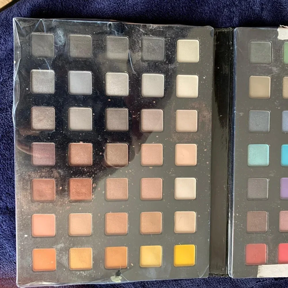 Beauty Gems Fashion Favorites Eyeshadow Pallete